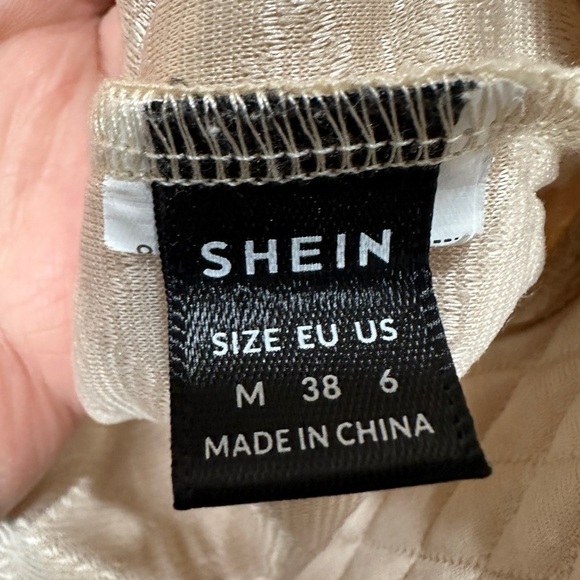 Shein Women's Quilted Mock Neck Button Detail Pullover Sweater top, sz M‎ - Picture 2 of 3